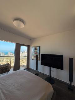 Spacious Sea View Apartment in Neve Tzedek Tower - 4