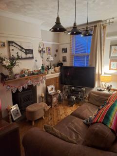 Double Ensuite in a colourful quirky terrace on a quiet leafy street - 1