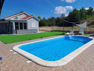 Nane Garden house with heated pool - 7