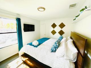 Phoenix Home - Oasis by the Hills - 2