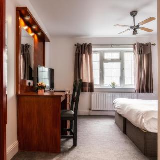 Club Wokingham Hotel - 9