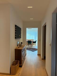 Zentrales Panorama-Apartment über den Dächern am Meranplatz - Terrasse und Top Lage - 8