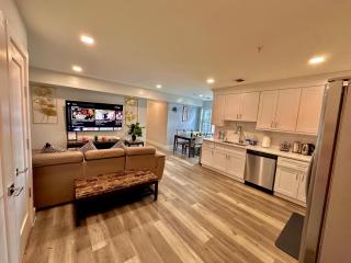 The Classy Suite - 2BR with Free Parking - 6