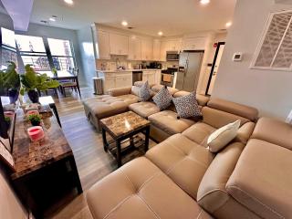 The Classy Suite - 2BR with Free Parking - 7