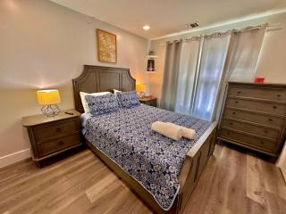 The Classy Suite - 2BR with Free Parking - 2