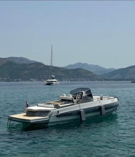 Invictus TT 280 - Luxury and Private Daily Cruiser Experience in Dubrovnik, Tailor Made - 8