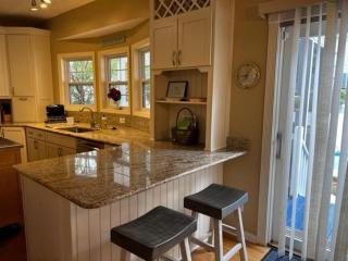 324 Lakeside home - 6