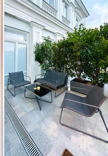 Villa Romana Apartments with Terrace & Private Entrance - 4