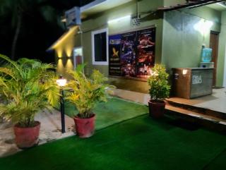 Xavier's guesthouse Wi-Fi and Villa - 4