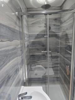 MJ Rooms, St Leonads on Sea, Hastings UK - 5