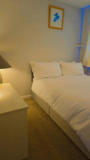 Modern luxury 3-bedroom guesthouse in Wigan - 1