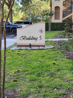 Entire Condo - 3Bed 2Bath- 5 mins to Disney Park - 6