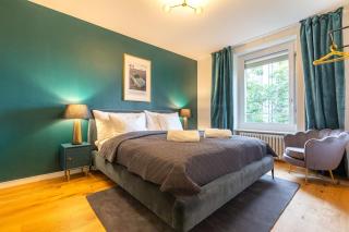Chesterfield Suite 3 Bedroom Apartment Zurich - 8