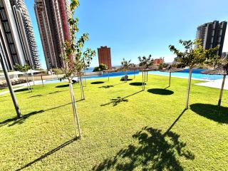 SAKURA LUXURY Poniente Beach - 8