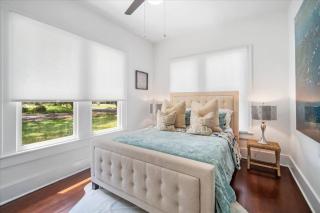 2BR Bungalow Near AMI! King, W/D, Long-Stay Deals - 6