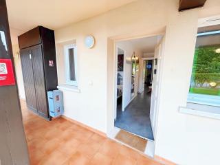 Vue sur le golf en rez-de-chaussée - piscine chauffée accessible de mai à septembre - 5