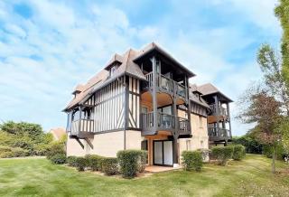 Vue sur le golf en rez-de-chaussée - piscine chauffée accessible de mai à septembre - 7