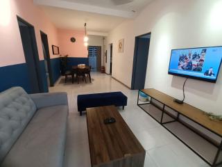 Premium Look Homestay in emerald avenue apartment Clover Home 5-06 - 2