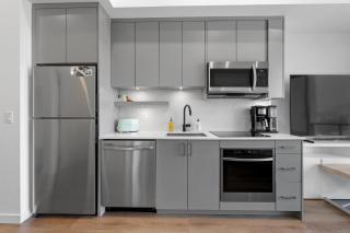 Central Kelowna TOP FLOOR rooftop patio - 8