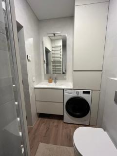 Modern Old Town apartment with balcony & parking - Vilnius - 5