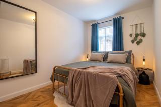 Modern 2-Bed Apt, Private Parking, Ayr Town Centre - 3