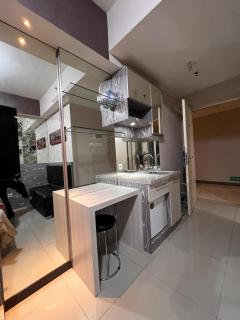 Apartemen Tanglin studio pakuwon mall - 2