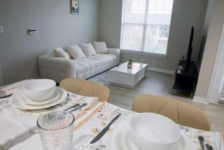 Cozy 1BR Retreat Near Dining & Shopping - 6