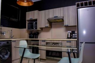 Exquisite Home with fast wifi, workstation, pool and gym, great for long stays - 3