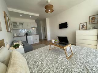 Torremolinos Center Topviews Studio by Stay Belonio - 4