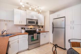 Elegant Retreat Close to Beach & Arts District - 2