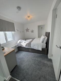 Ocean Cottage, Ferring - seaside cottage moments from the beach and Bluebird cafe - 7