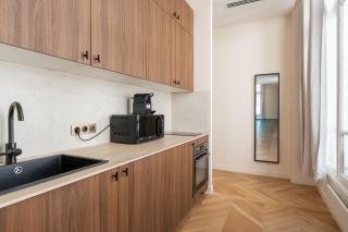 Chic Studio Apartment for 2 Near Bastille - 5