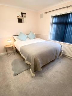 Comfy 4 bedroom house - 2