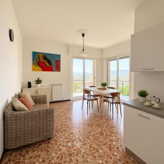 Pietra Ligure Sea View Parking & Bike Box - 4