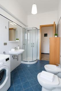 Pietra Ligure Sea View Parking & Bike Box - 2