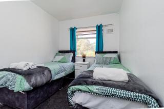 The Oak 3 Bedroom House - 1