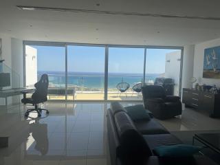 Stunning Penthouse with Sea and City View - 6