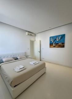 Stunning Penthouse with Sea and City View - 3