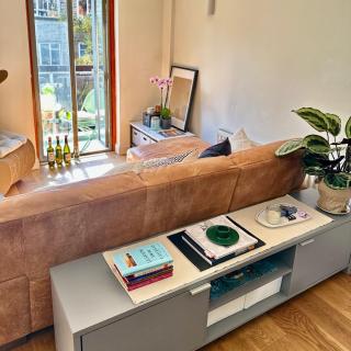 Central London Designer Room with Balcony Elevator - 5