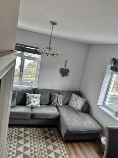 Denzels Den Apartment 2 - 4