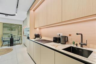 New Studio with Balcony- 1GB - 10 min City Center REF37 - 7