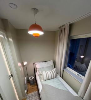 Modern Comfort in 1902 Wooden House, Tromsø Center - 5