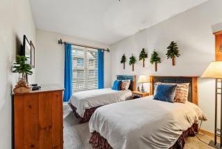 Cozy Breck Condo - Walk to Main St & Lifts - Hot Tub - 9