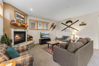Cozy Breck Condo - Walk to Main St & Lifts - Hot Tub - 0
