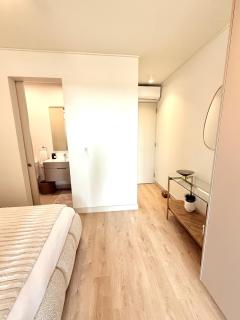 EMPIRE INVESTMENTS Rosebank 631 - 5