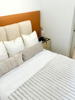 EMPIRE INVESTMENTS Rosebank 631 - 6