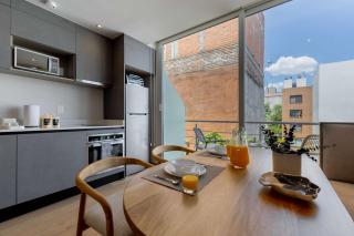 Std C Contemporary Studio and Rooftop Access - 2