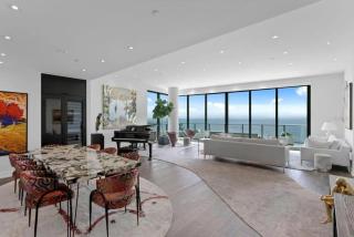 Modern & Immersed In Downtown Luxury - 6
