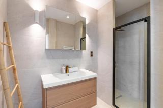 Chic Renovated 1BDR Apartment Near Bastille - 7