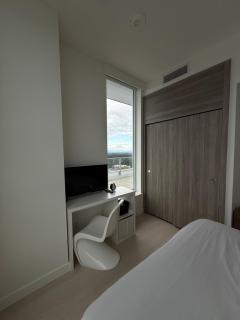 Penthouse Luxury Room in Surrey - 2